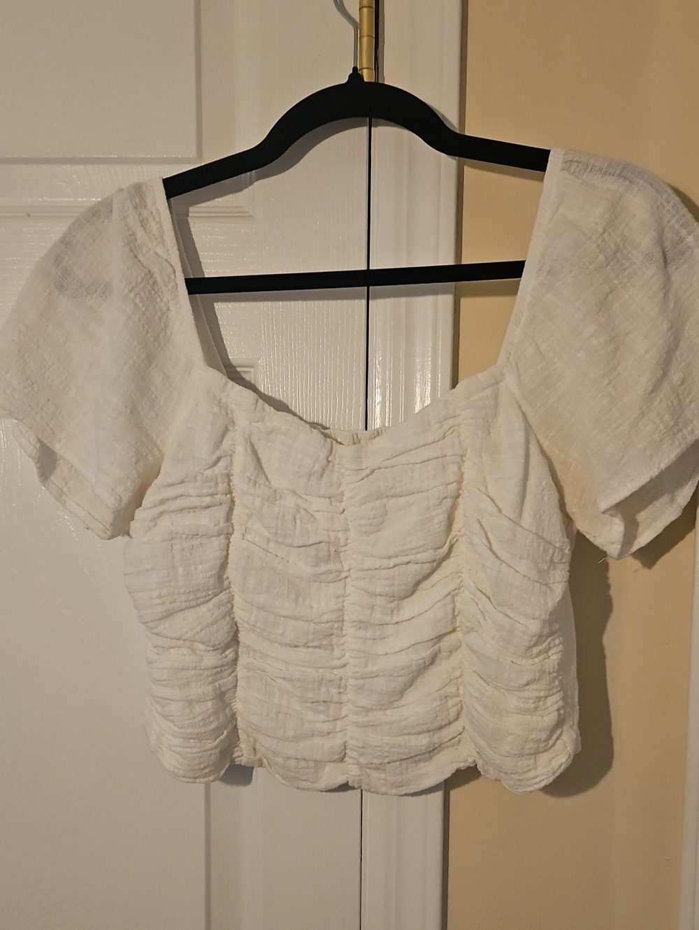White Textured Puff Sleeve Women’s Top By Urban Romantics